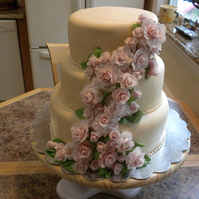 Roses & Pearls Wedding Cake