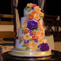 Multicolor Flowers The bride&acute;s maids were going to use yellow dresses but the bride&acute;s favorite color was purple. So I combined these two...