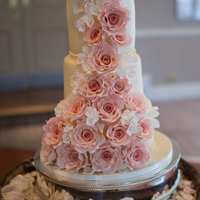 Cassandra Cake As requested by our gorgeous bride Cassandra, a handcrafted sugar flower cascade cake.