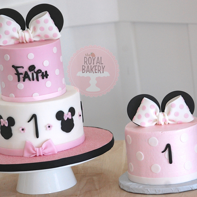 Minnie Mouse And Smash Cake
