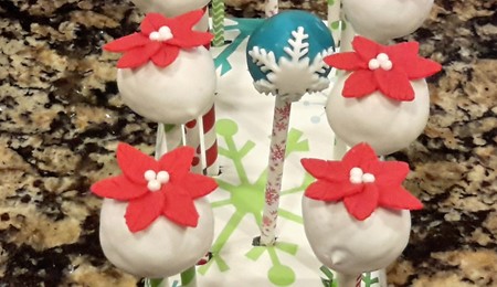 Christmas Cakepops - CakeCentral.com