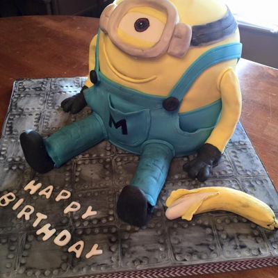 Minion Cake