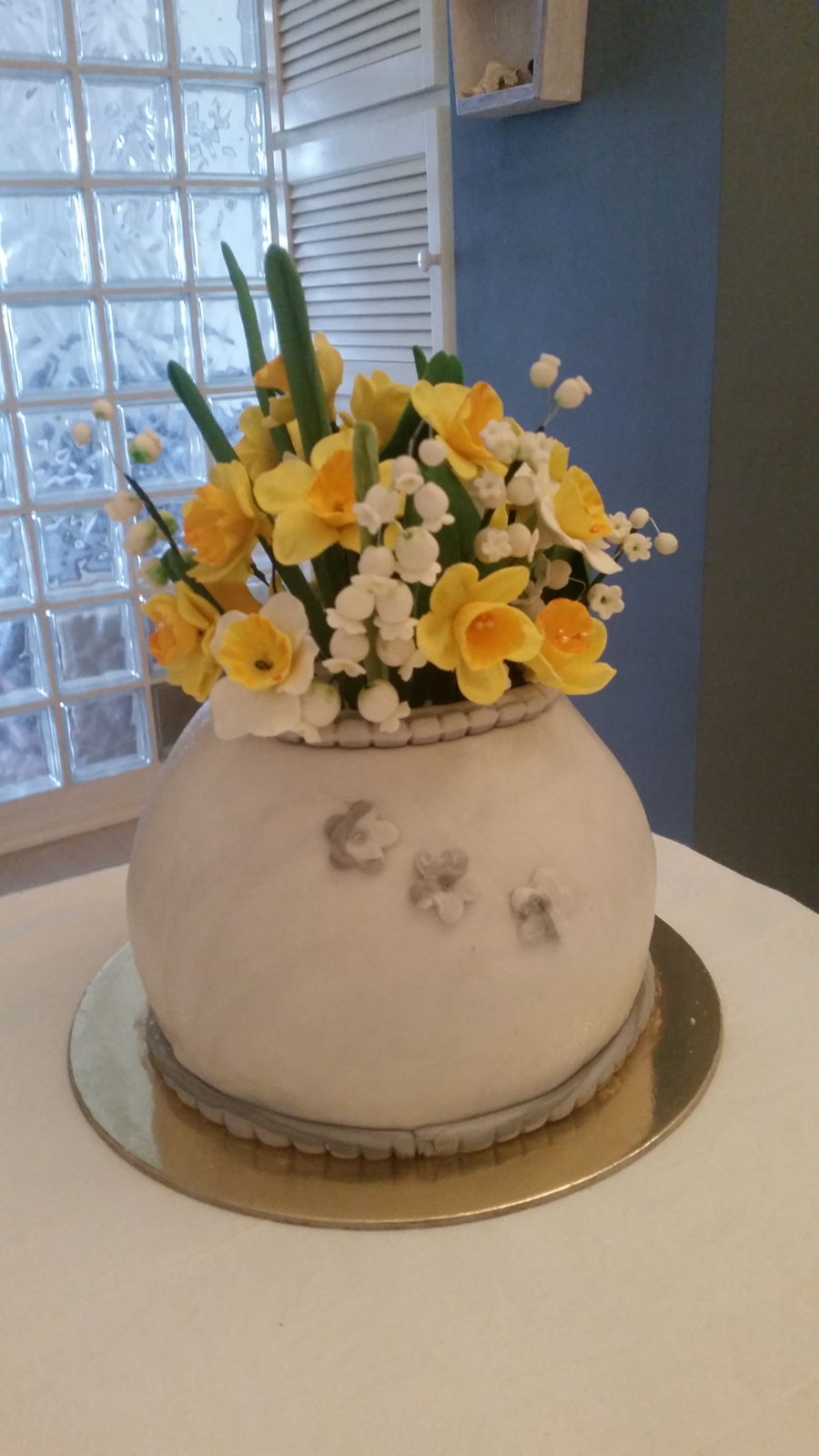 Cake Vase With Daffodils And Lily Of The Valley