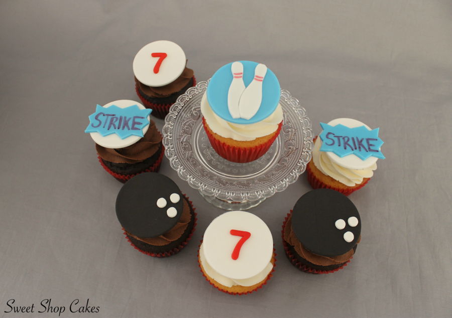 Bowling Themed Cupcakes