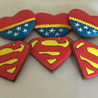 Superman And Wonder Woman Cookies Tutorial is at