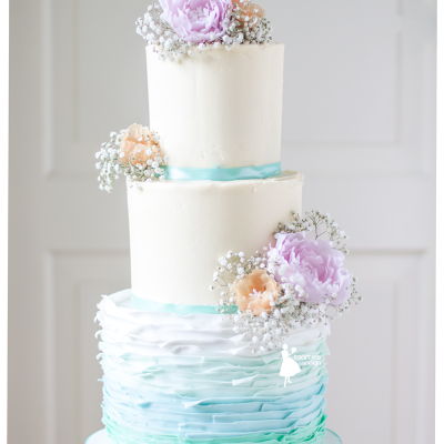 Ombre Green Roffels On A Romantic Weddingcake