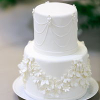 White Collection 1 Classic all white wedding cake