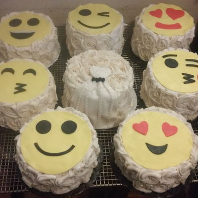 Emoji Faces Themed "thank You" Wedding Party Cakes
