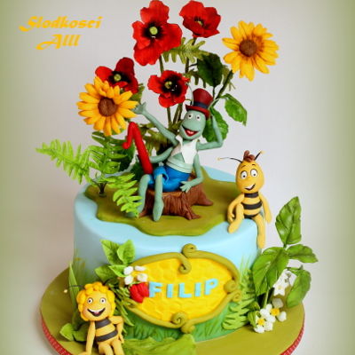 Maya The Bee Cake