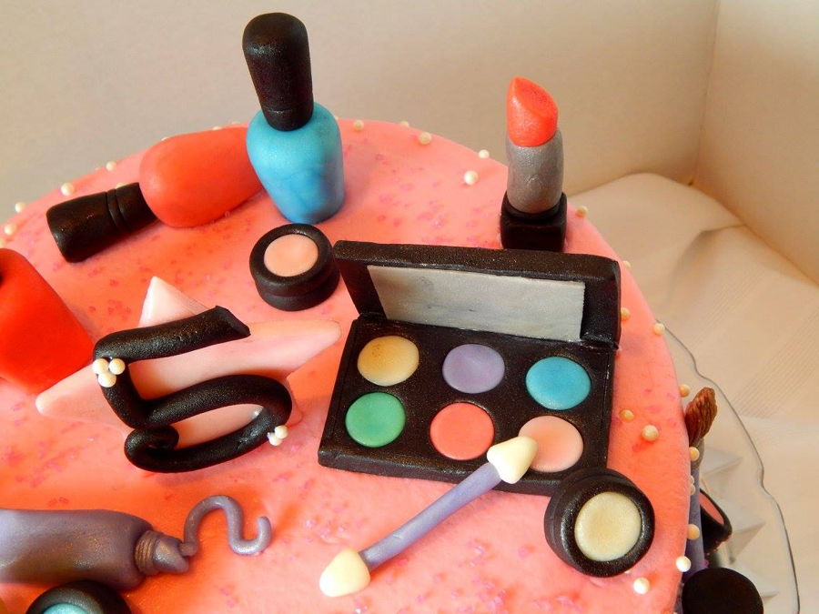 Makeup Cake