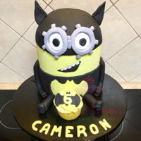 Minion Batminion. Super fun fondant minion dressed as batman!