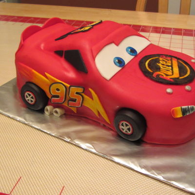 Flash Mcqueen Cake