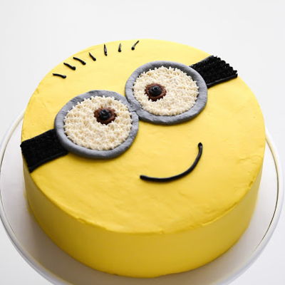 Minion Cake