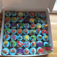 Summer Is Coming ! &Agrave; set of cupcakes for the school.