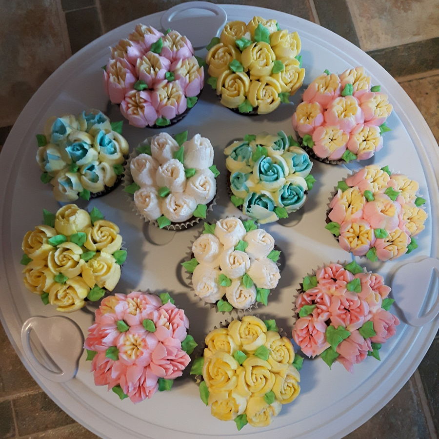 Russian Piping Cupcakes