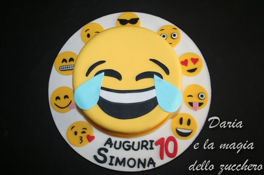 Emoticon Cake