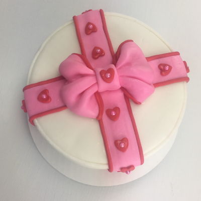 Fondant Heart Gift Box Cake