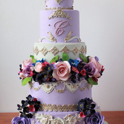Royal Elegant Wedding Cake