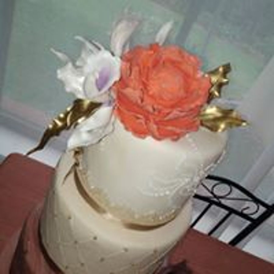 Beautiful Dummy Wedding Cake