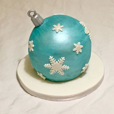 Christmas Bauble Cake