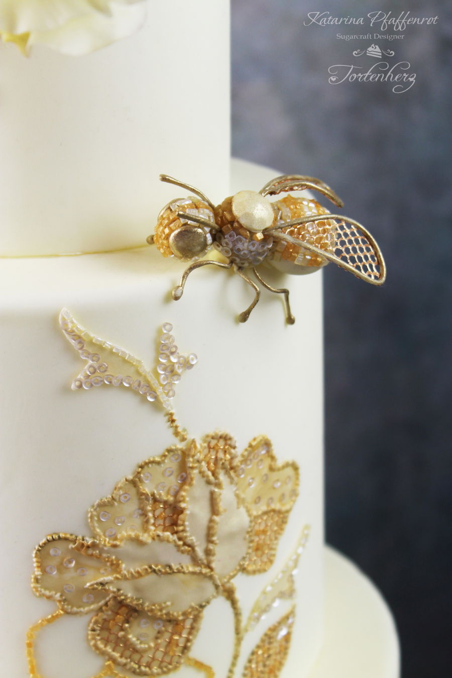 Bees Weddingcake
