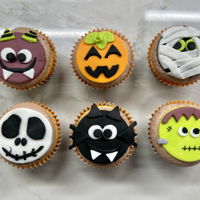 Halloween Cupcakes Fondant decorated Halloween cupcakes