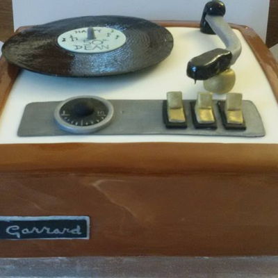 Record Player Cake